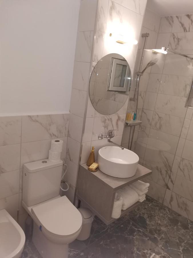Bloom Box Apartments Craiova Eksteriør billede